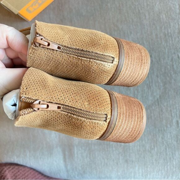 NWT Korks Maldon Suede Leather Heeled Booties in Tan 9.5 - Picture 4 of 6
